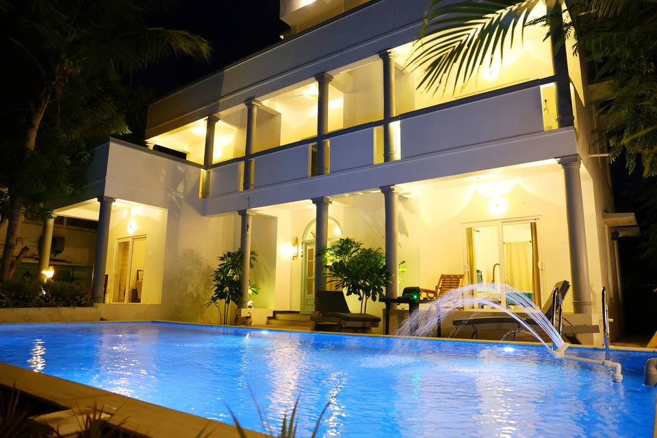 The villa and pool